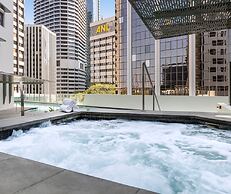 Oaks Brisbane Aurora Suites