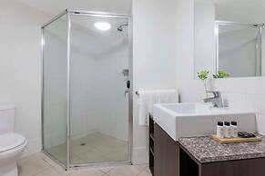 Oaks Brisbane Aurora Suites