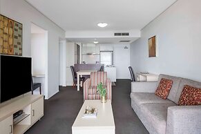 Oaks Brisbane Aurora Suites