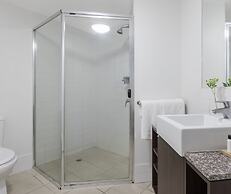 Oaks Brisbane Aurora Suites