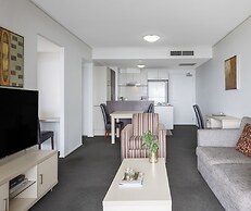 Oaks Brisbane Aurora Suites