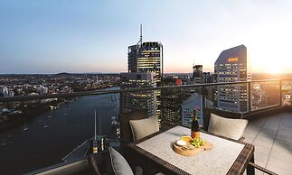 Oaks Brisbane Aurora Suites