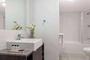 Oaks Brisbane Aurora Suites