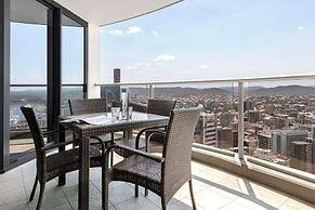 Oaks Brisbane Aurora Suites