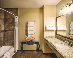 La Quinta Inn & Suites by Wyndham Marble Falls