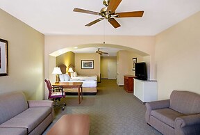 La Quinta Inn & Suites by Wyndham Marble Falls