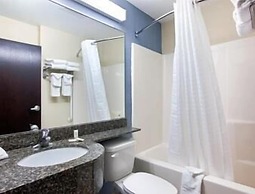 Microtel Inn & Suites by Wyndham Brooksville
