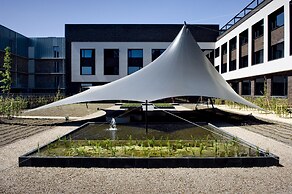 Carbon Hotel - Different Hotels