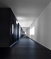Carbon Hotel - Different Hotels