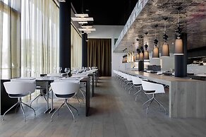 Carbon Hotel - Different Hotels
