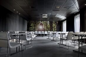 Carbon Hotel - Different Hotels