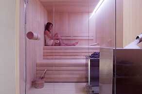 Carbon Hotel - Different Hotels
