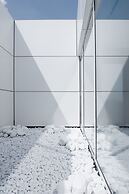 Carbon Hotel - Different Hotels