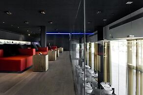 Carbon Hotel - Different Hotels