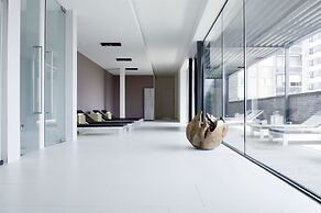 Carbon Hotel - Different Hotels