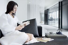 Carbon Hotel - Different Hotels