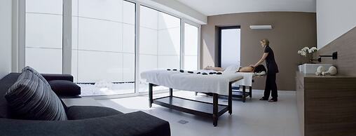 Carbon Hotel - Different Hotels