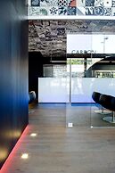 Carbon Hotel - Different Hotels