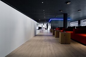 Carbon Hotel - Different Hotels