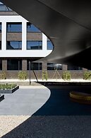 Carbon Hotel - Different Hotels