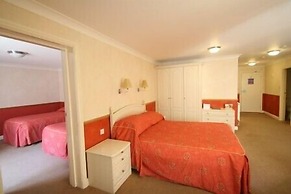 Dalmeny Resort Hotel