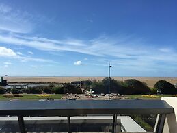 Dalmeny Resort Hotel