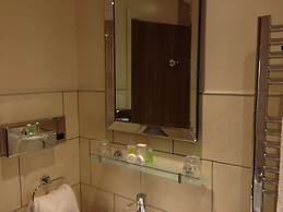 Dalmeny Resort Hotel