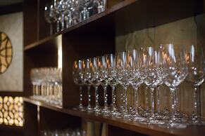 Oriental Suites Hotel & Spa