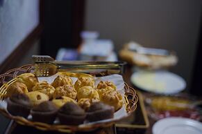 Oriental Suites Hotel & Spa