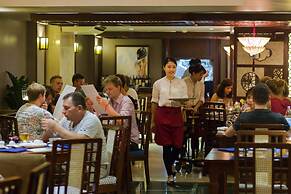 Oriental Suites Hotel & Spa