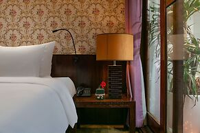 Oriental Suites Hotel & Spa