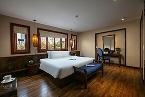 Oriental Suites Hotel & Spa