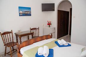 Adonis Hotel Naxos