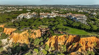 Pine Cliffs Village