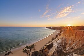 Pine Cliffs Village