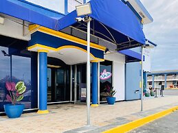 R Nite Star Inn & Suite