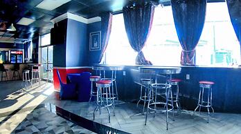 R Nite Star Inn & Suite