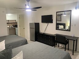 R Nite Star Inn & Suite