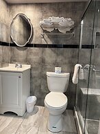 R Nite Star Inn & Suite