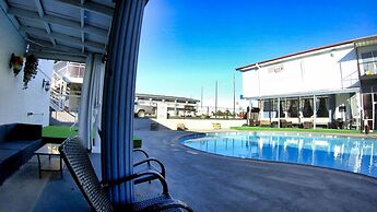 R Nite Star Inn & Suite