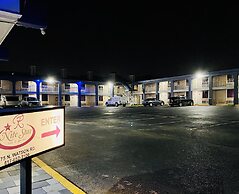 R Nite Star Inn & Suite