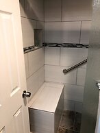 R Nite Star Inn & Suite