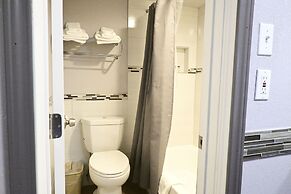 R Nite Star Inn & Suite