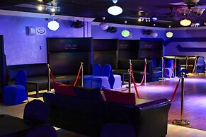 R Nite Star Inn & Suite