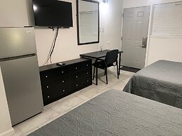 R Nite Star Inn & Suite