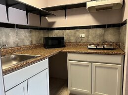 R Nite Star Inn & Suite