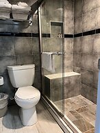 R Nite Star Inn & Suite