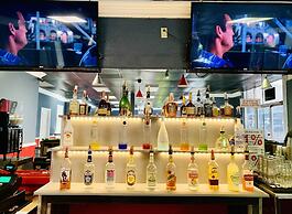 R Nite Star Inn & Suite