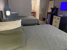 R Nite Star Inn & Suite