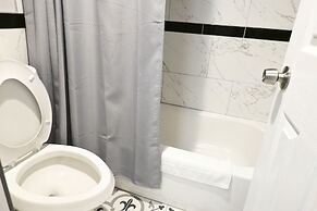 R Nite Star Inn & Suite